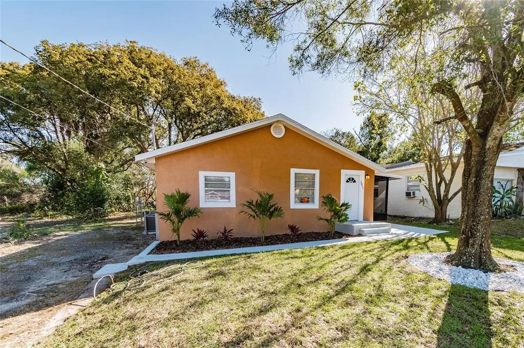 3817 Carroway Street Tampa FL 33619