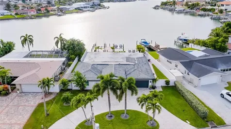 7944 9th Avenue S St Petersburg FL 33707