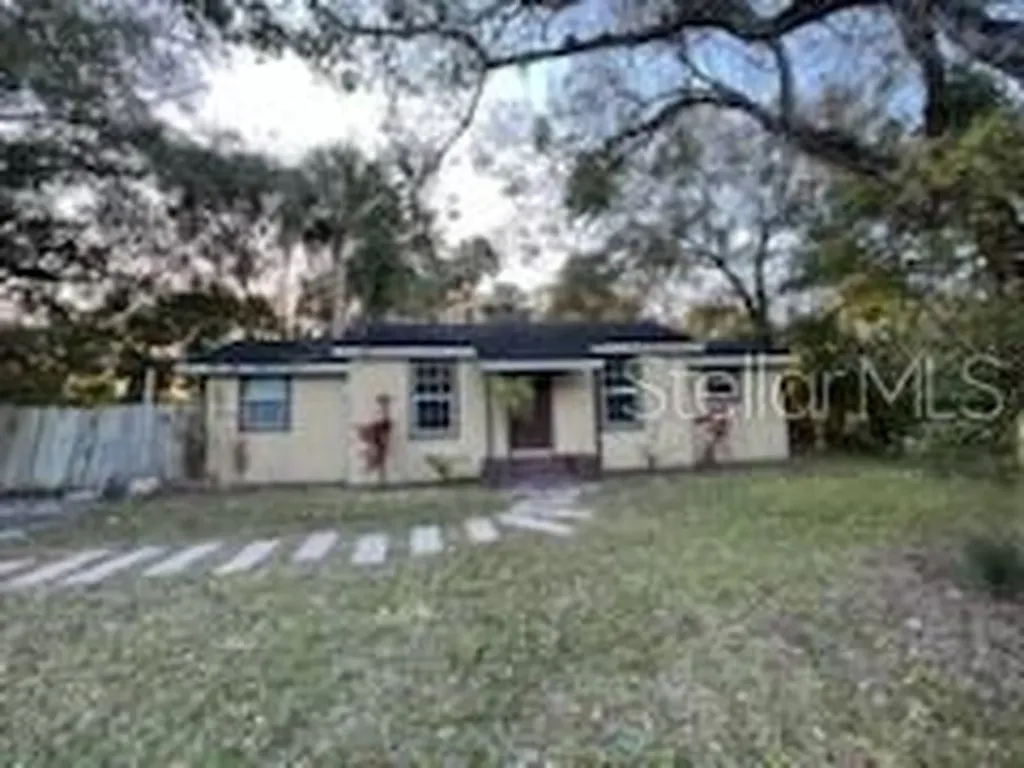 1322 S Mellonville Avenue Sanford FL 32771