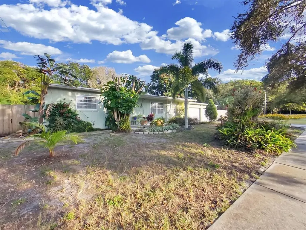 5018 4th Street S St Petersburg FL 33705