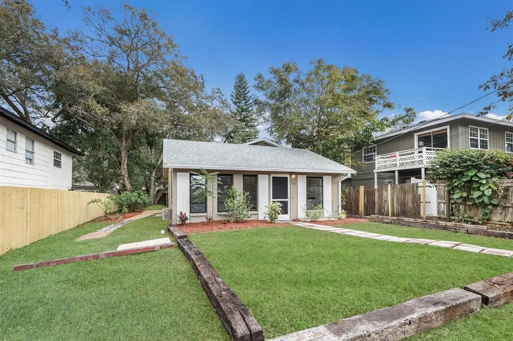 4711 Hollingsworth Avenue Sarasota FL 34233