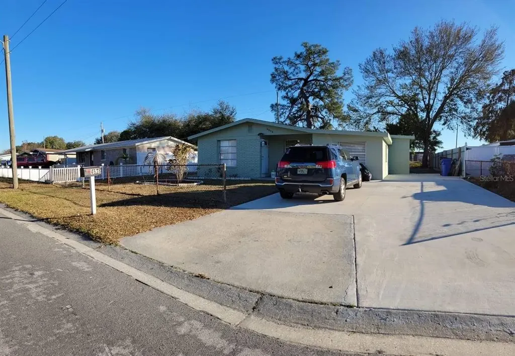 4536 W Henry Avenue Tampa FL 33614