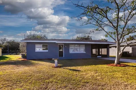 743 Wisteria Avenue Umatilla FL 32784