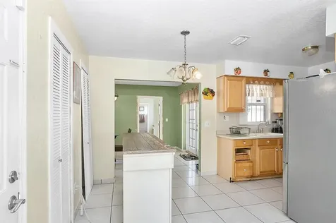 2402 E Annie Street Tampa FL 33612