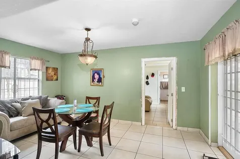 2402 E Annie Street Tampa FL 33612