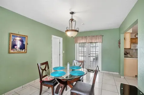 2402 E Annie Street Tampa FL 33612