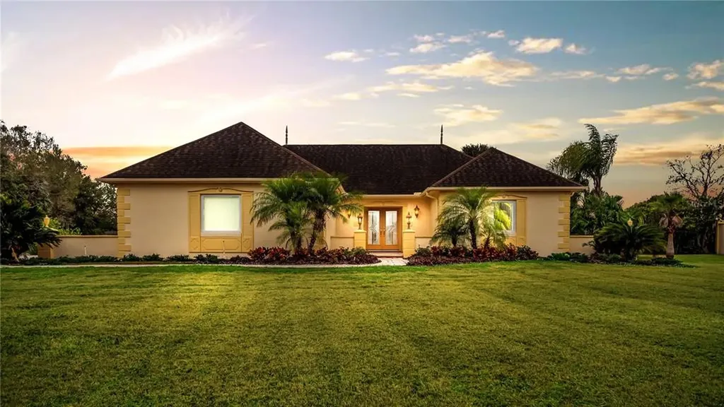 10 Country Club Lane Mulberry FL 33860