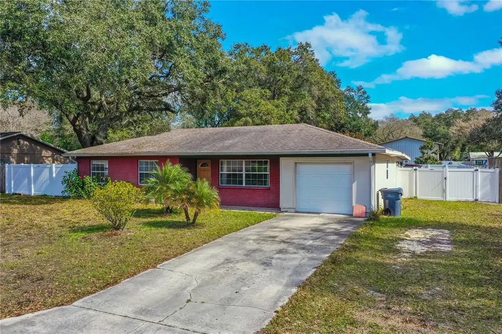 6240 Sweetwater Drive W Lakeland FL 33811