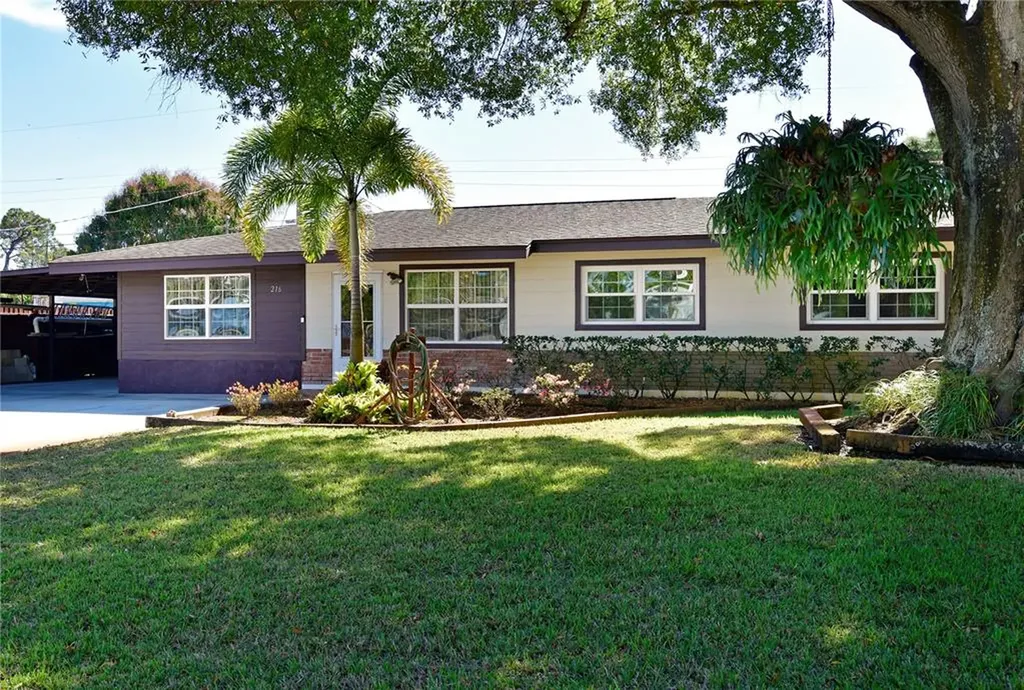 216 59th Avenue Terrace W Bradenton FL 34207