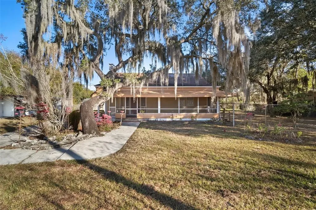 2440 Burns Street Lakeland FL 33801
