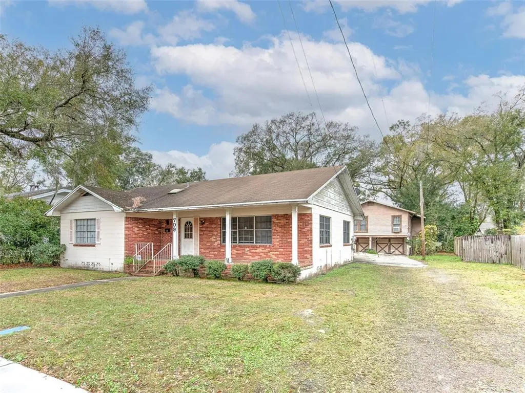 709 N Warnell Street Plant City FL 33563