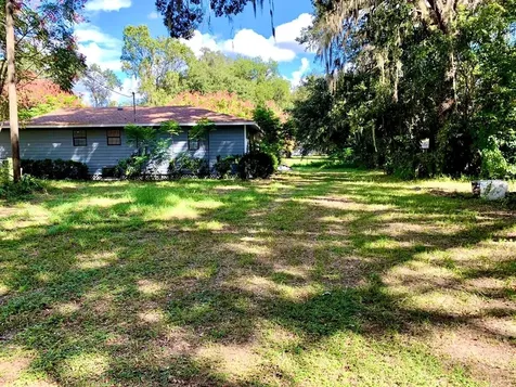 319 S Pine Street Bushnell FL 33513