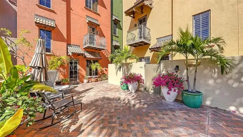 1551 Oak Street Sarasota FL 34236