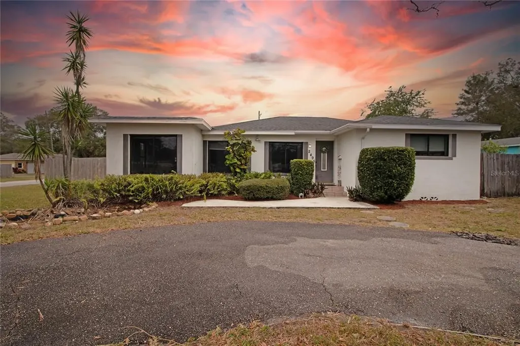 2495 37th Avenue N St Petersburg FL 33713
