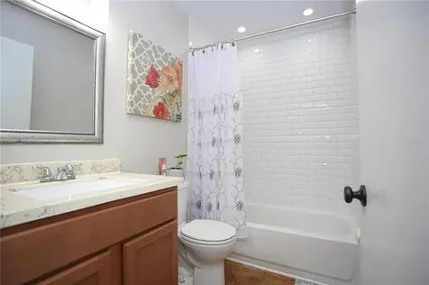 942 Maple Forest Drive Orlando FL 32825