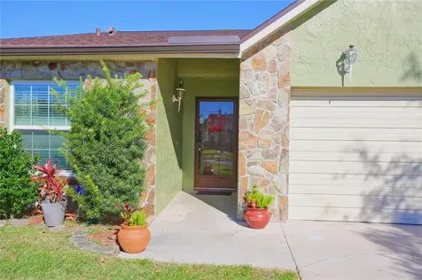 942 Maple Forest Drive Orlando FL 32825