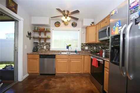 942 Maple Forest Drive Orlando FL 32825