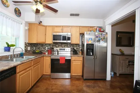 942 Maple Forest Drive Orlando FL 32825