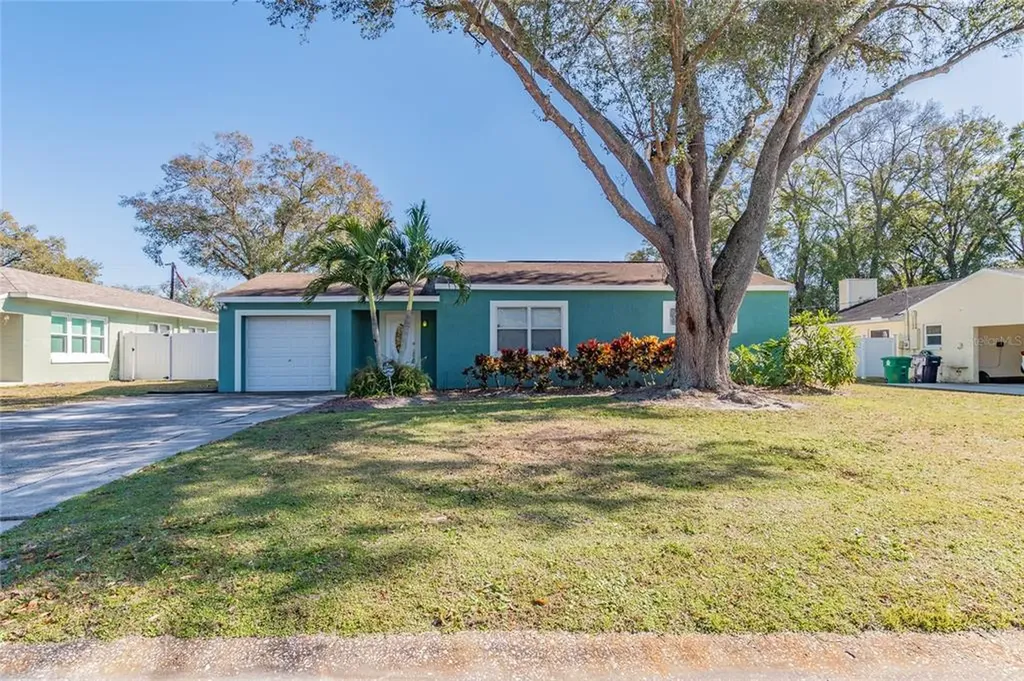 4605 Fairway Drive Tampa FL 33603