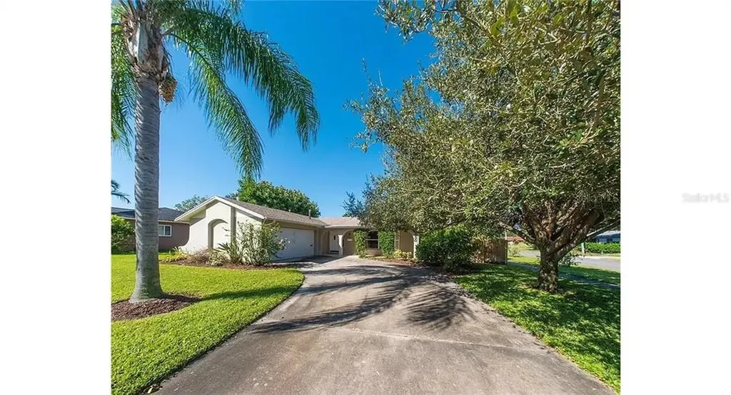 5830 Venetian Boulevard NE St Petersburg FL 33703