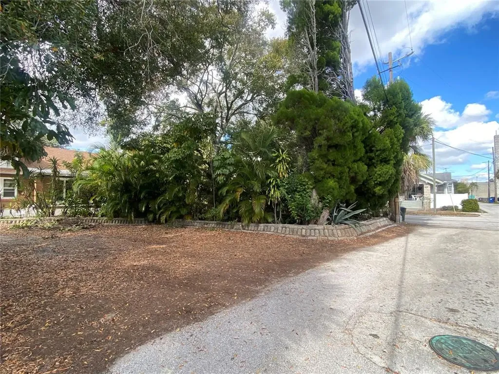 916 25th Avenue N St Petersburg FL 33704