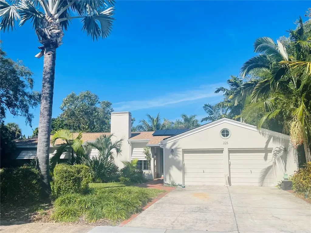 225 62nd Avenue S St Petersburg FL 33705
