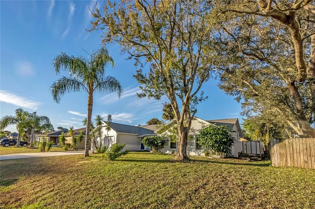 885 Dupont Street NE Palm Bay FL 32907