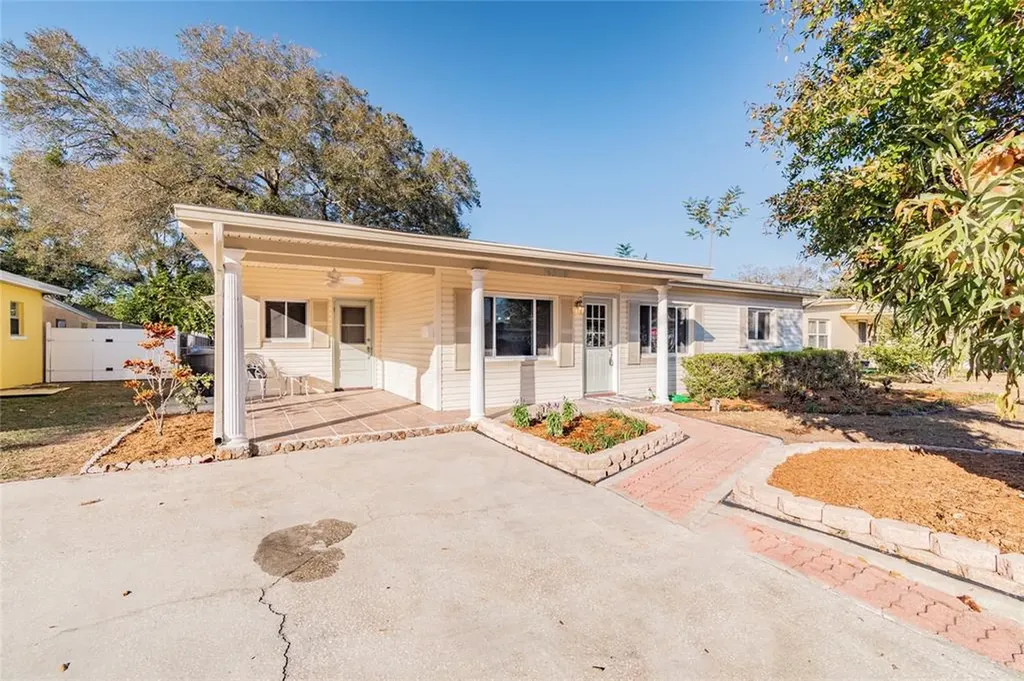4315 12th Avenue N St Petersburg FL 33713