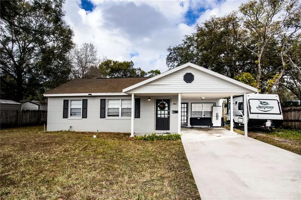 1502 E Frances Avenue Plant City FL 33563