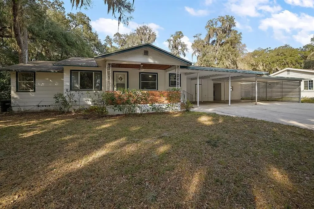 2310 Ward Avenue Leesburg FL 34748