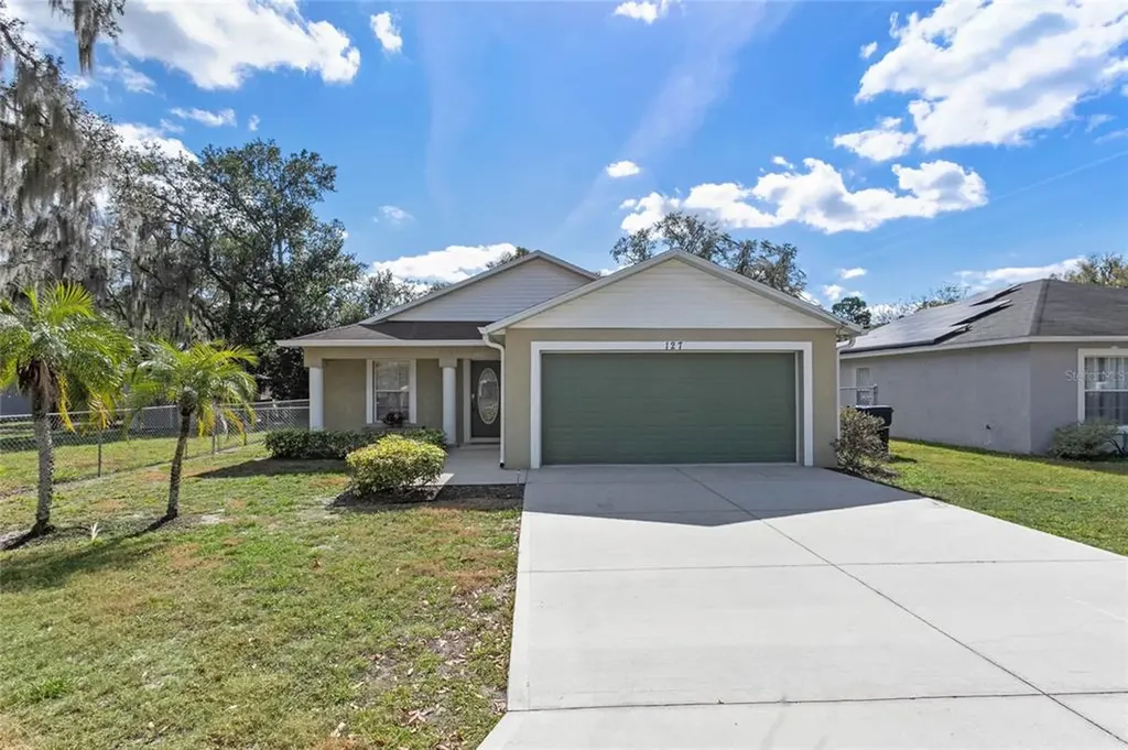 127 Bishop Street Auburndale FL 33823