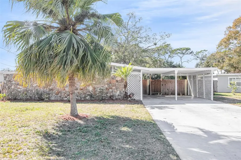 7502 Lakeside Boulevard Tampa FL 33614
