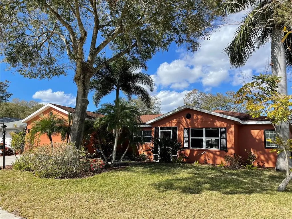 5541 Sweetwater Oak Drive Sarasota FL 34232