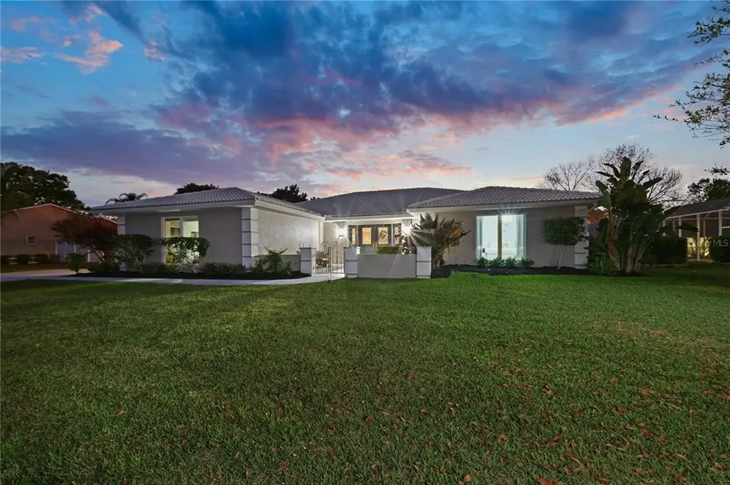 8218 Timber Lake Lane Sarasota FL 34243
