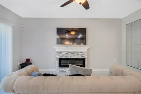 931 Gillingham Court Kissimmee FL 34758