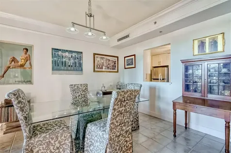 750 N Tamiami Trail Sarasota FL 34236
