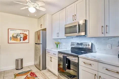 750 N Tamiami Trail Sarasota FL 34236