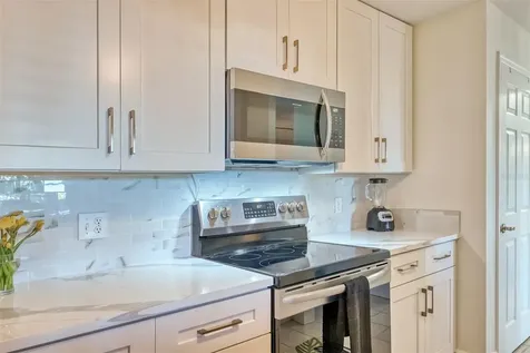 750 N Tamiami Trail Sarasota FL 34236