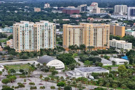 750 N Tamiami Trail Sarasota FL 34236