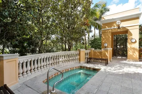 750 N Tamiami Trail Sarasota FL 34236