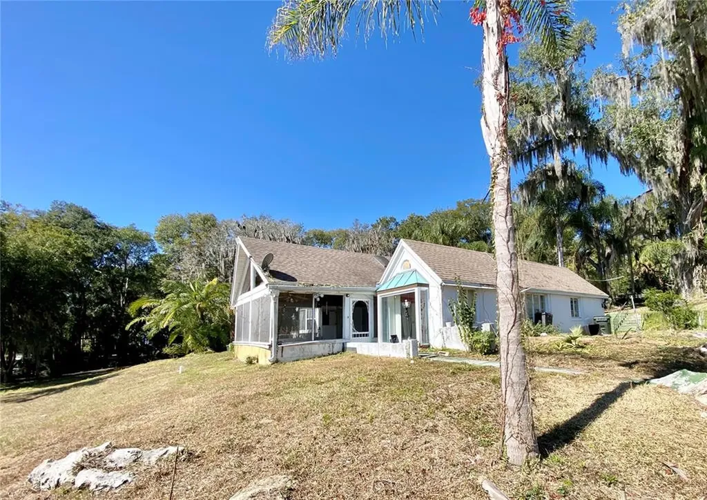 354 W Lakeshore Drive Clermont FL 34711
