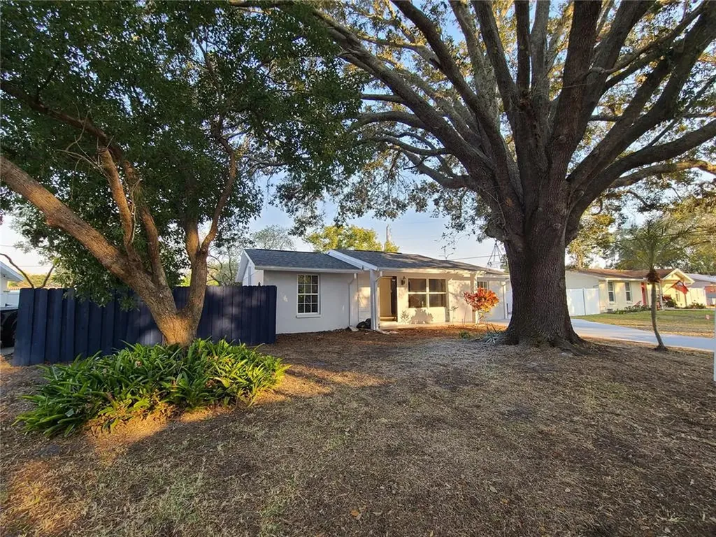 3365 Island Date Circle Sarasota FL 34232