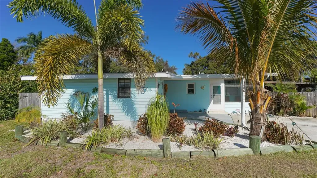 1906 17th Avenue W Bradenton FL 34205