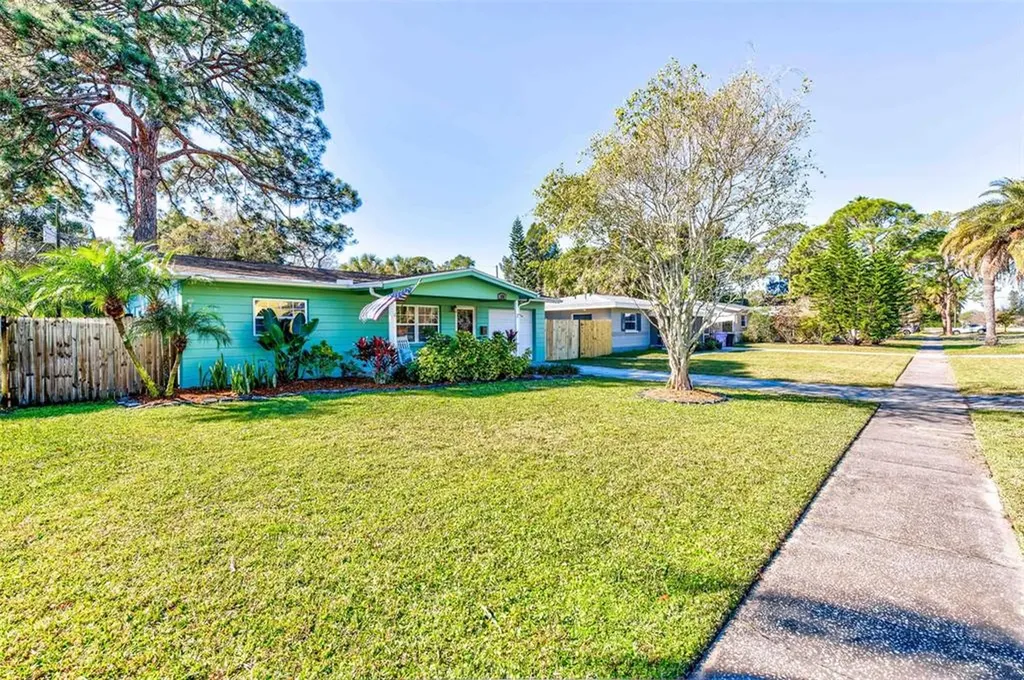 320 83rd Avenue NE St Petersburg FL 33702