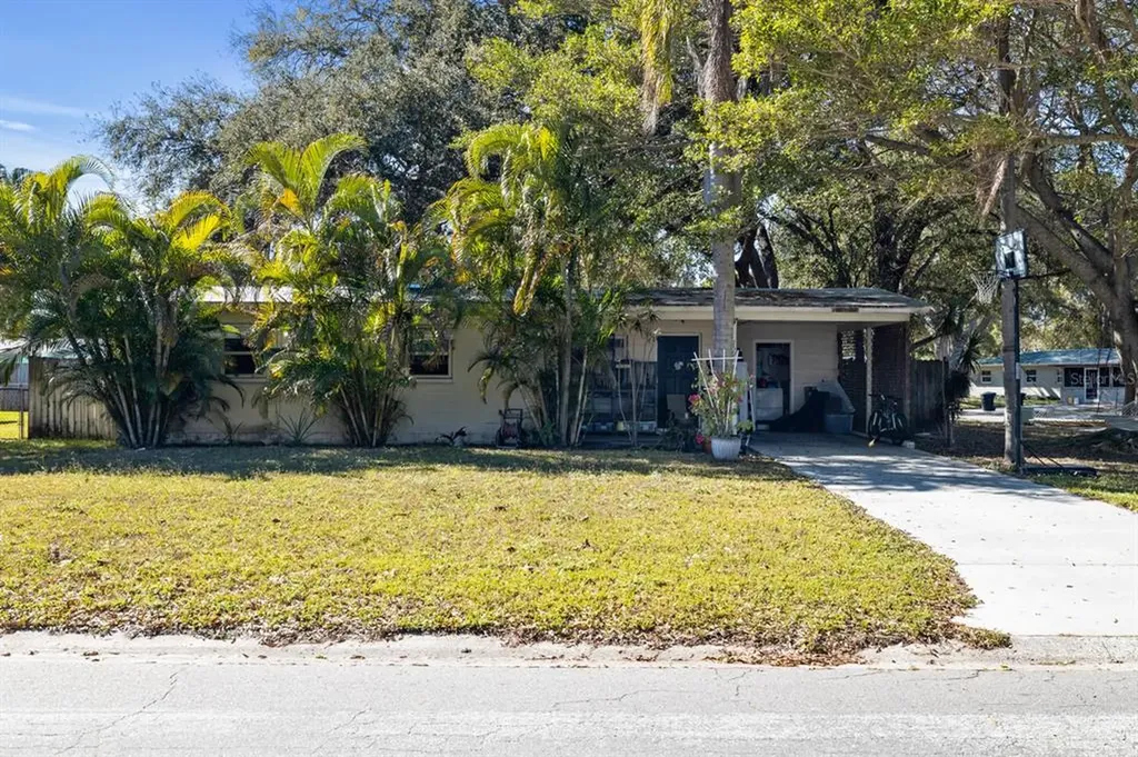 7598 17th Way N St Petersburg FL 33702