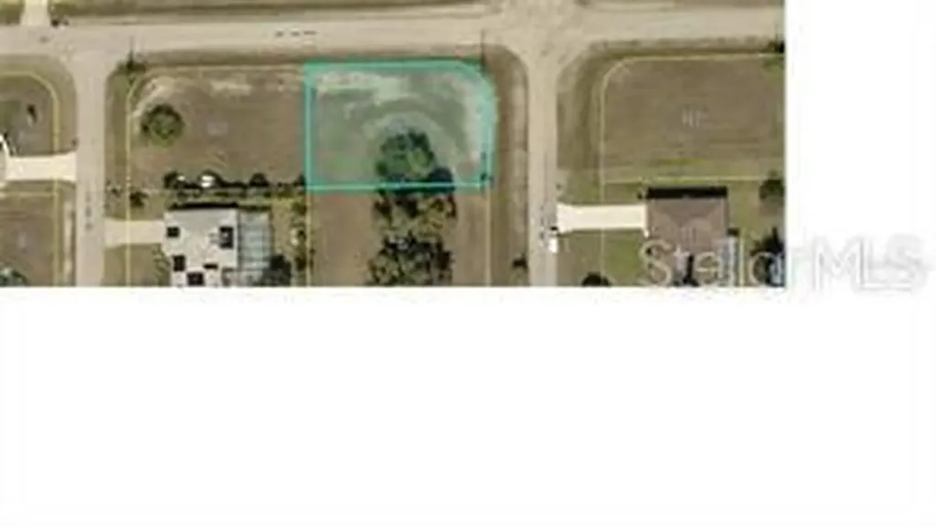 712 NE 2nd Place Cape Coral FL 33909