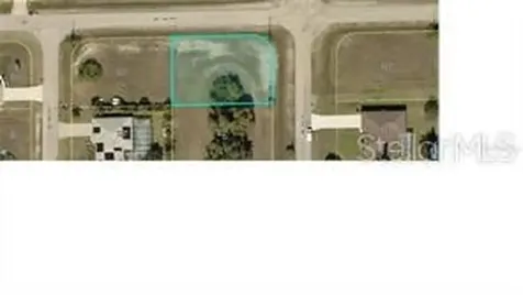 712 NE 2nd Place Cape Coral FL 33909