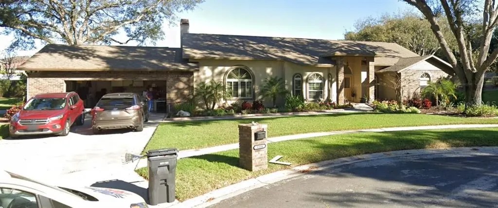 1118 Hunt Club Lane Valrico FL 33594
