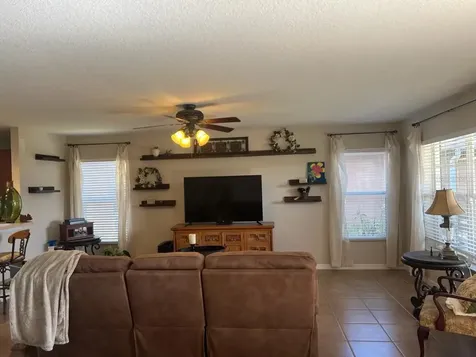 2535 Martins Run Tavares FL 32778