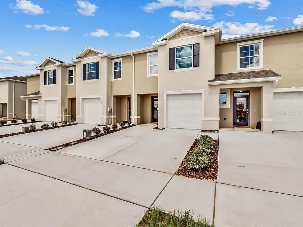 1393 Yellow Finch Drive Davenport FL 33837